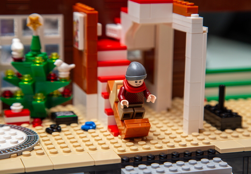 HomeAloneLego-6244