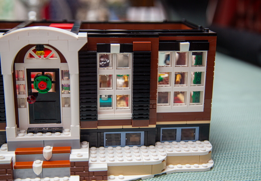 HomeAloneLego-6277
